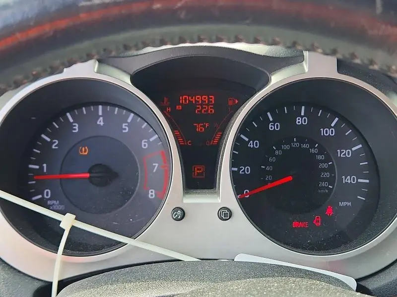 2011 NISSAN JUKE S  
