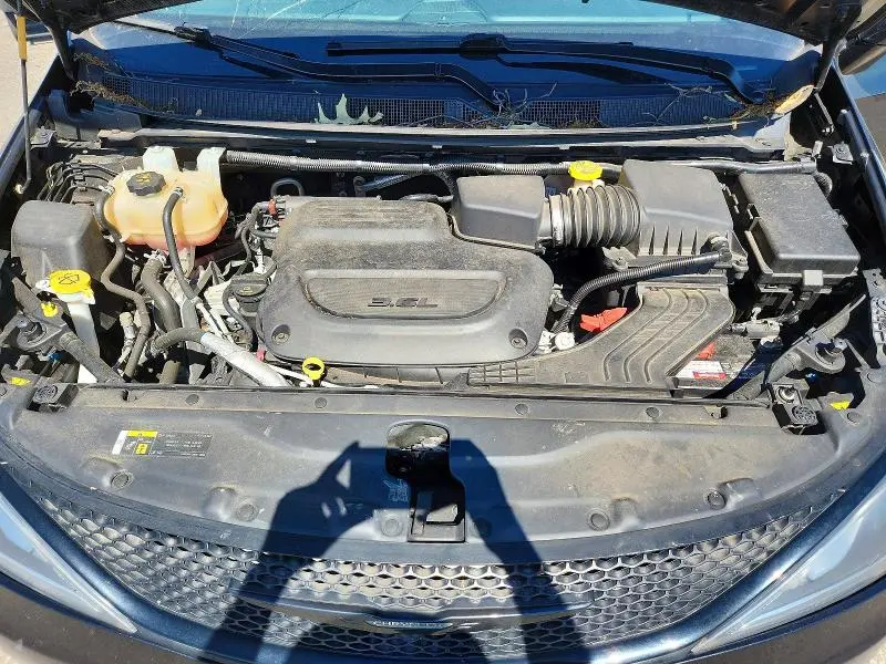 2019 CHRYSLER PACIFICA LIMITED  