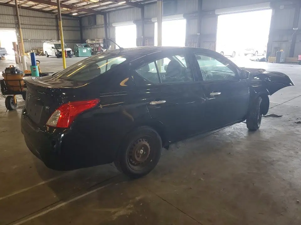 2018 NISSAN VERSA SV  