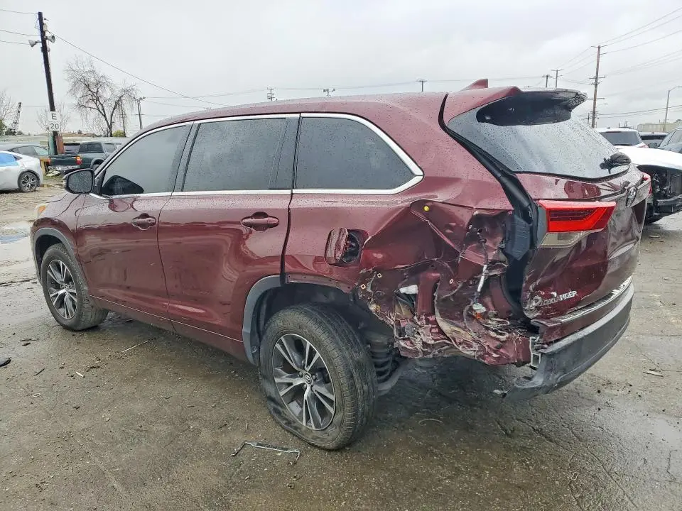 2017 TOYOTA HIGHLANDER LE  