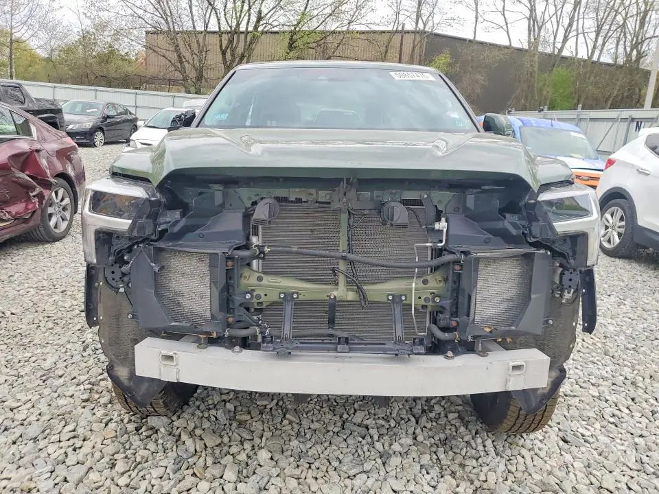2022 TOYOTA TUNDRA SR5  