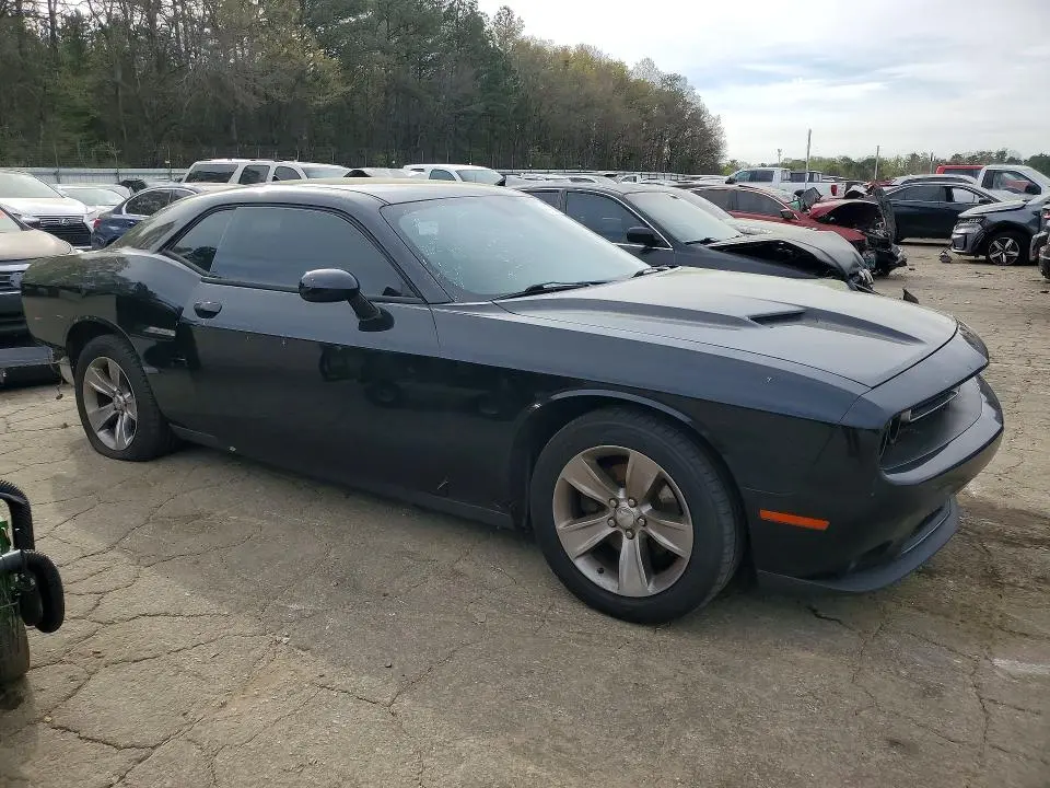 2015 DODGE CHALLENGER SXT  