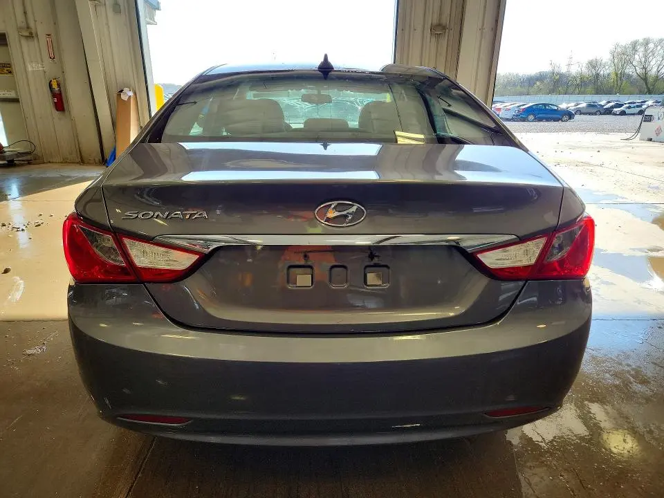 2012 HYUNDAI SONATA GLS  