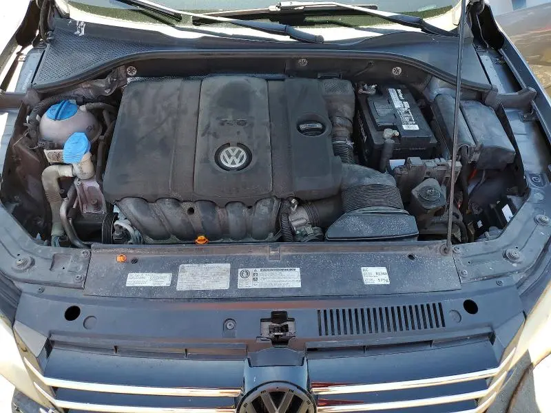 2013 VOLKSWAGEN PASSAT S  