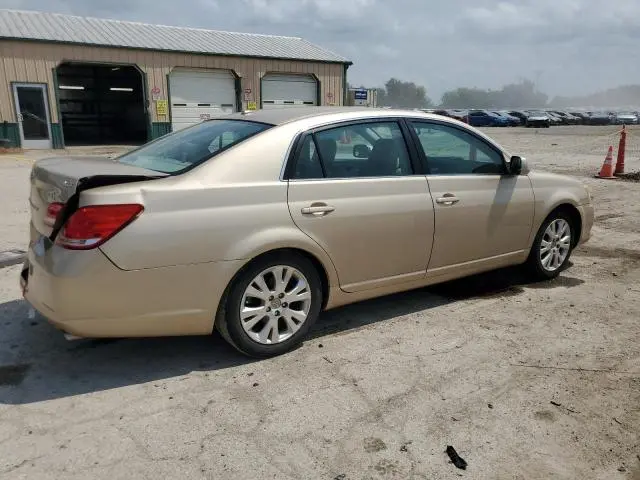 2010 TOYOTA AVALON XL  