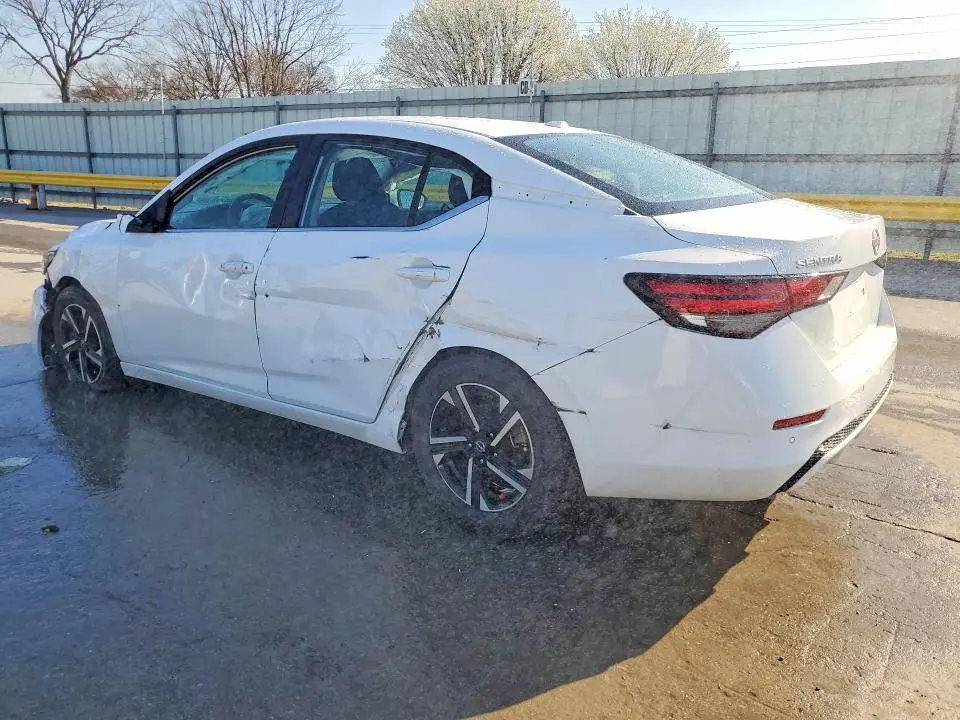 2024 NISSAN SENTRA SV  