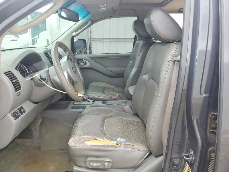 2010 NISSAN FRONTIER SE V6  