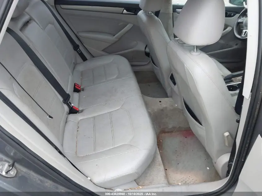 2015 VOLKSWAGEN PASSAT 1.8T SE