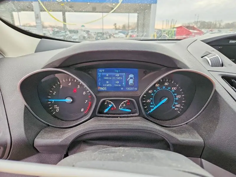 2015 FORD ESCAPE SE  