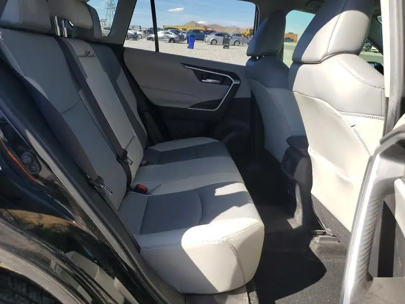 2019 TOYOTA RAV4   