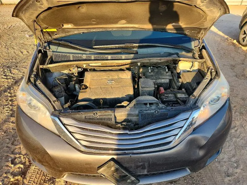 2015 TOYOTA SIENNA XLE 8-PASSENGER  
