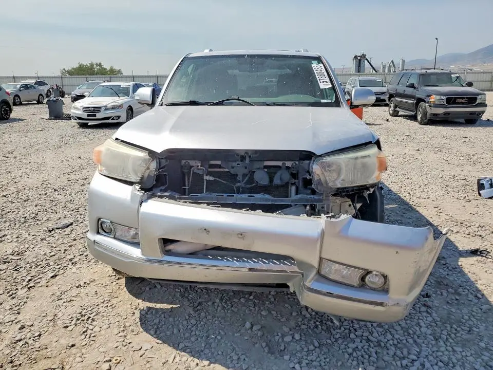 2013 TOYOTA 4RUNNER SR5  