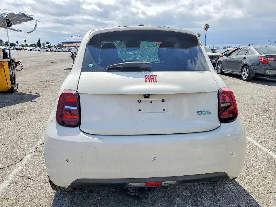 2024 FIAT 500 E RED  