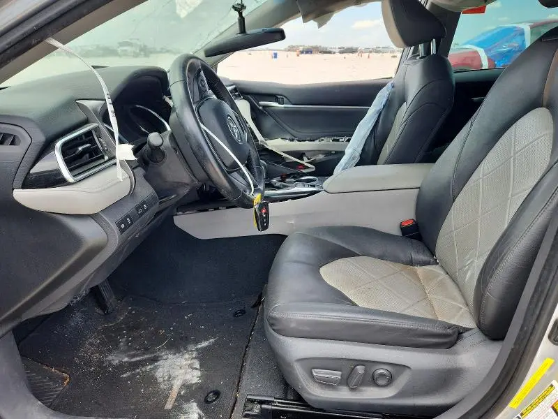 2018 TOYOTA CAMRY XLE  
