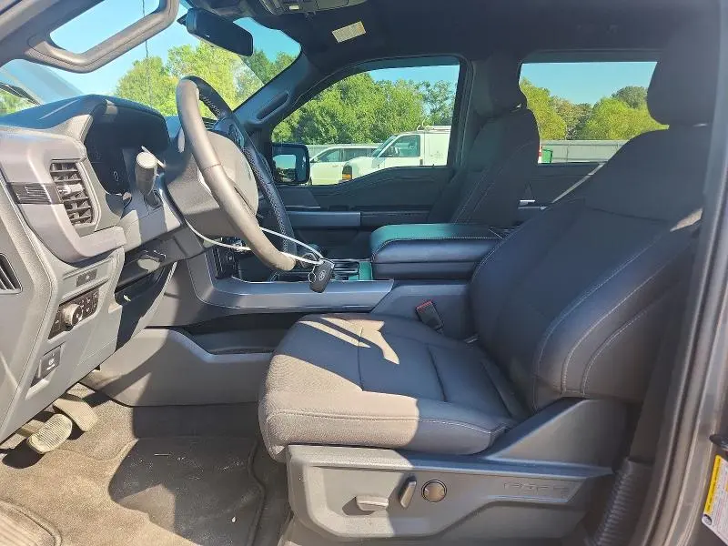2025 FORD F150 XLT  