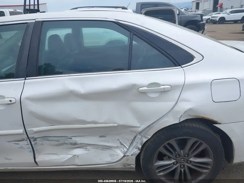 2016 TOYOTA CAMRY SE
