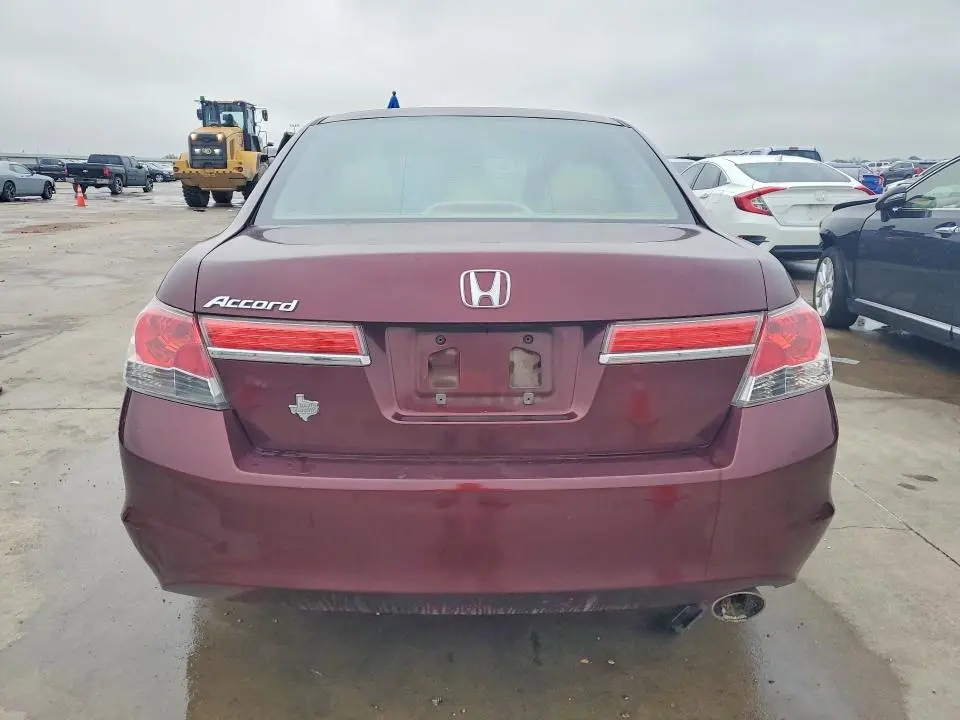 2011 HONDA ACCORD LX  