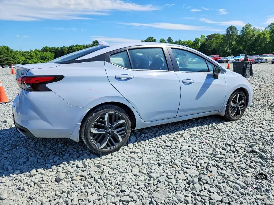 2023 NISSAN VERSA SR  