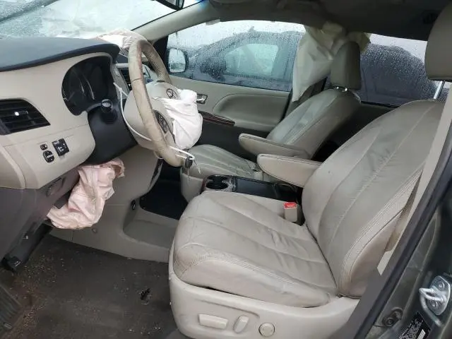 2012 TOYOTA SIENNA XLE  