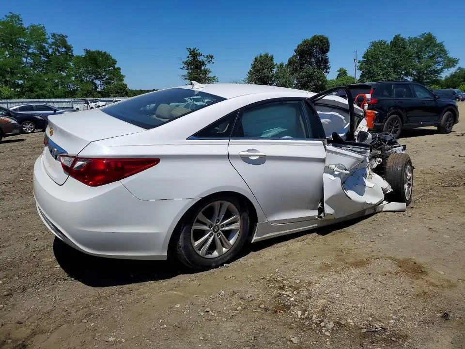 2011 HYUNDAI SONATA GLS  