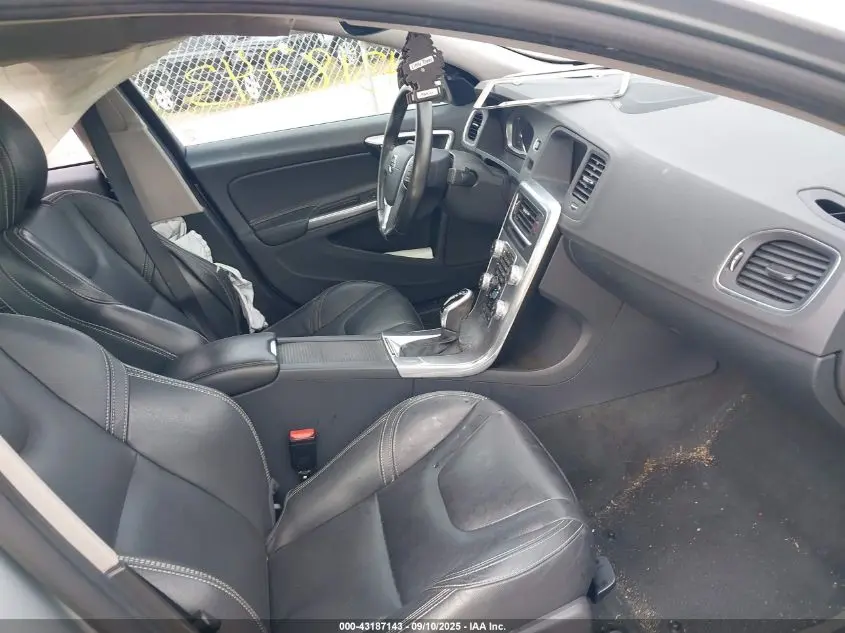 2017 VOLVO S60 T5 DYNAMIC