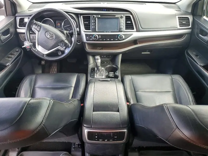 2017 TOYOTA HIGHLANDER XLE  