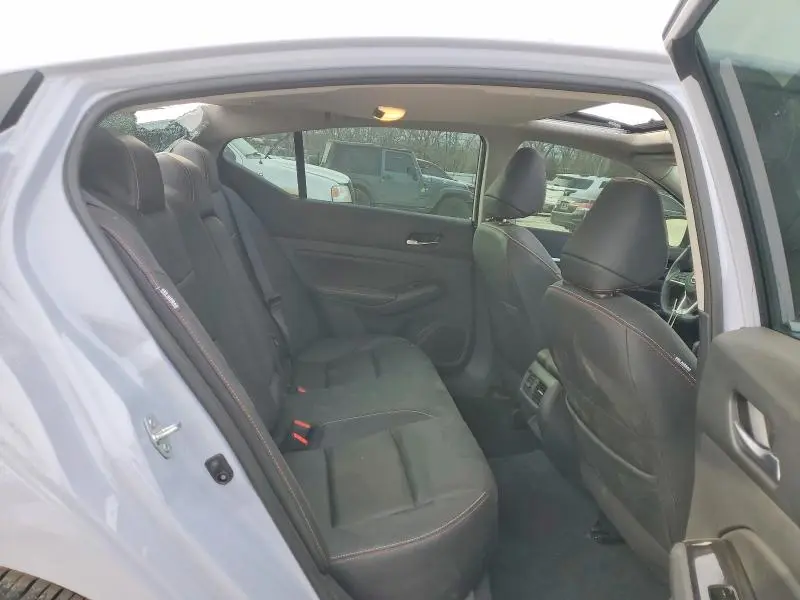 2024 NISSAN ALTIMA SR  