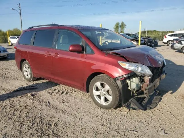 2014 TOYOTA SIENNA LE  