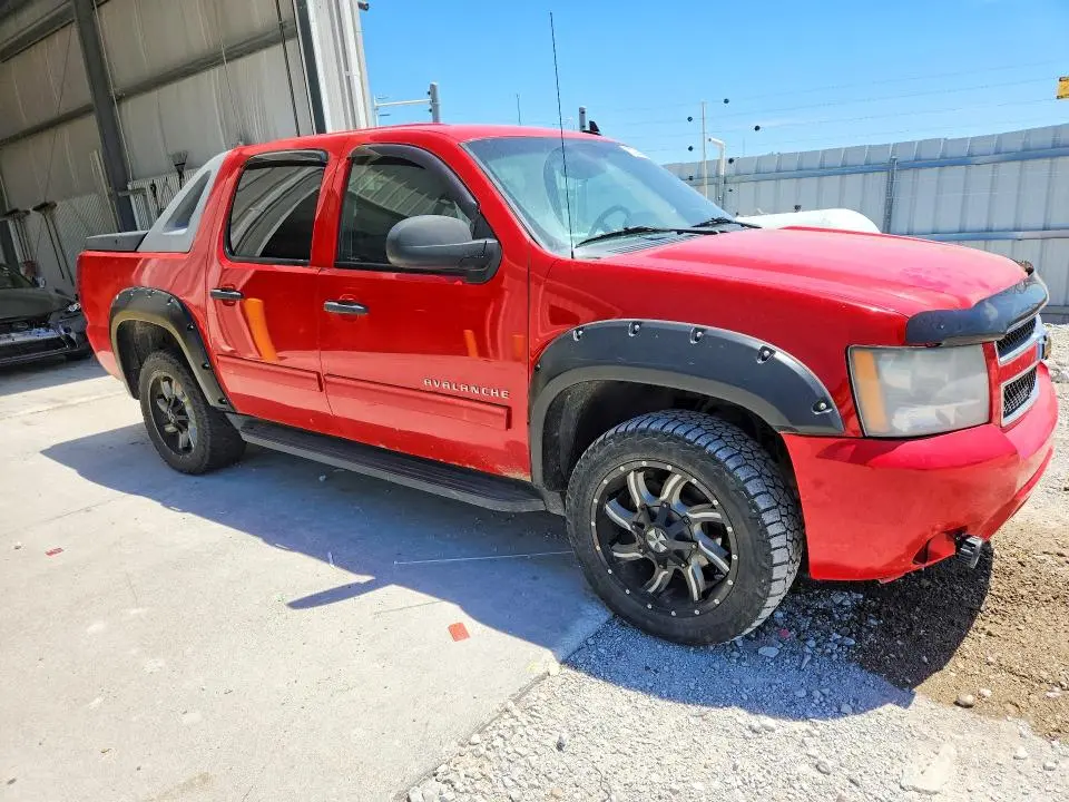 2011 CHEVROLET AVALANCHE LS  