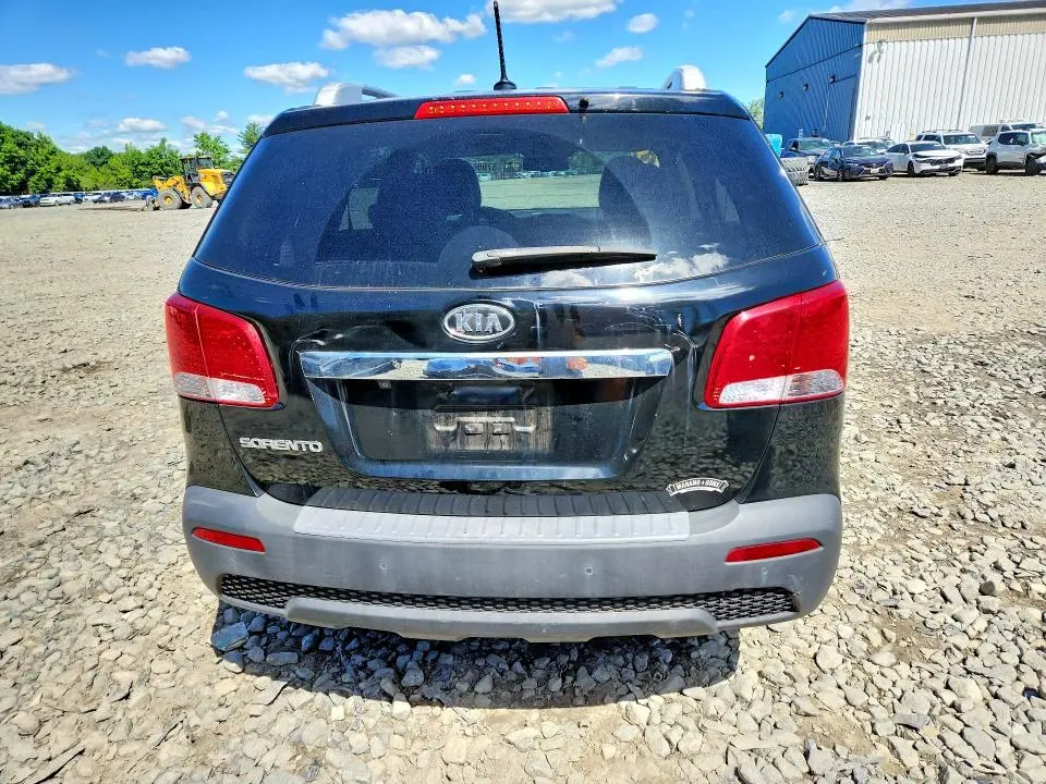 2013 KIA SORENTO LX  