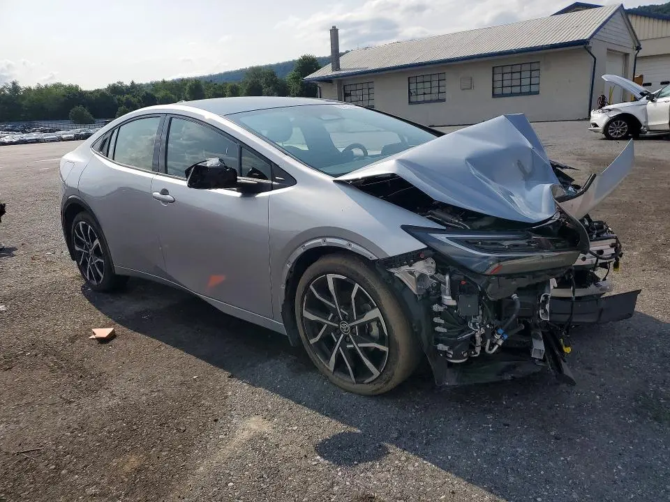 2025 TOYOTA PRIUS   