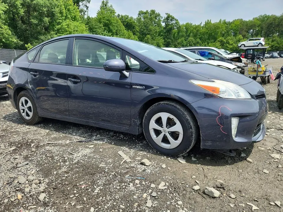 2013 TOYOTA PRIUS TWO  