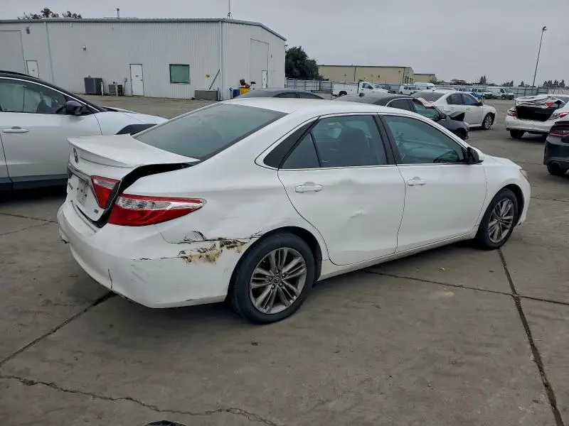 2016 TOYOTA CAMRY SE  