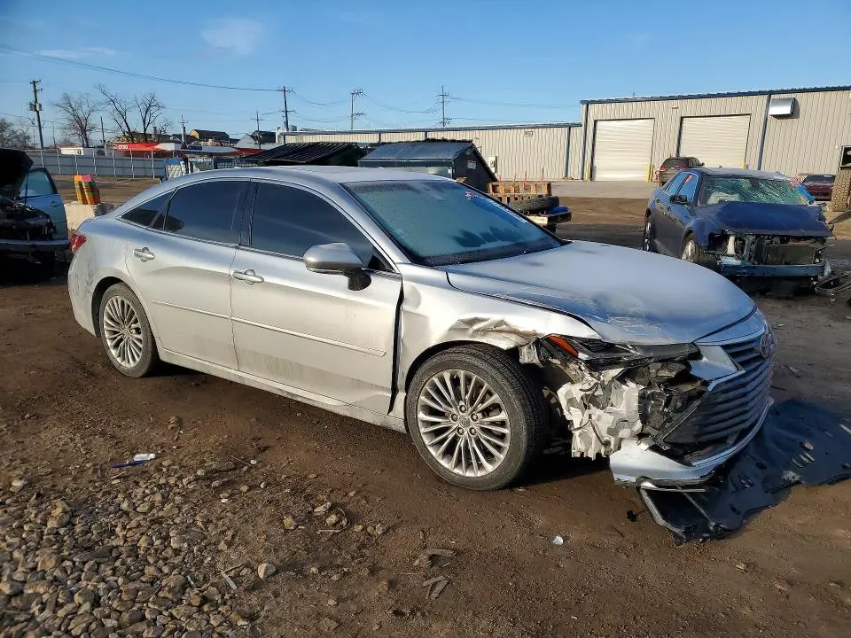 2019 TOYOTA AVALON LIMITED  
