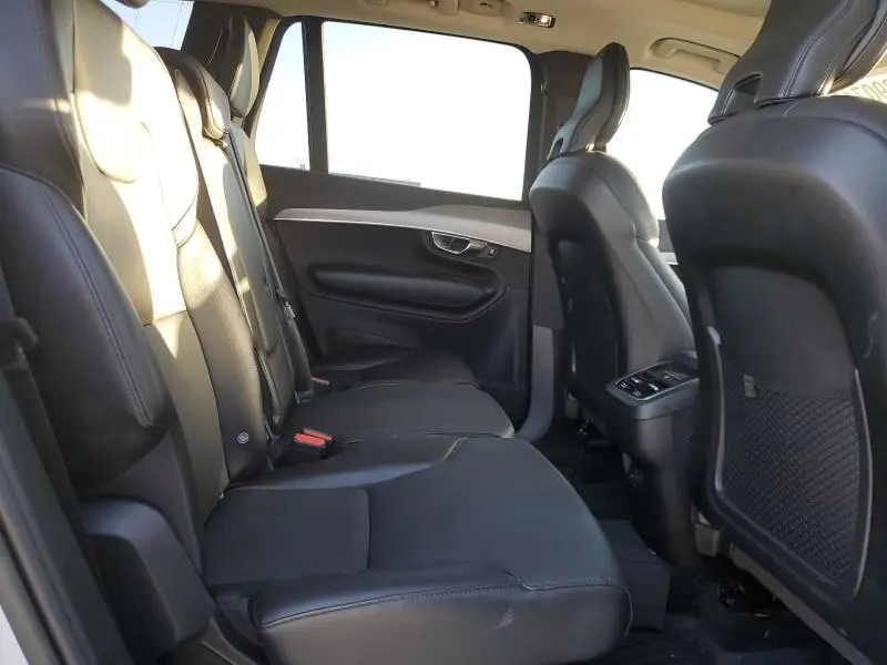 2022 VOLVO XC90 T5 MOMENTUM  