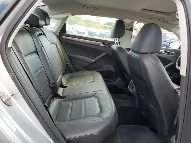 2018 VOLKSWAGEN PASSAT SE