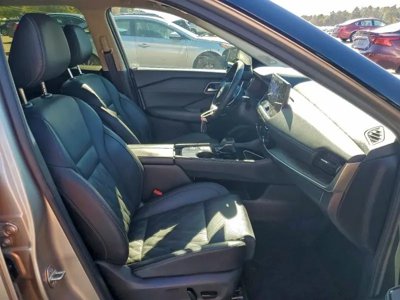 2024 NISSAN ROGUE PLATINUM  