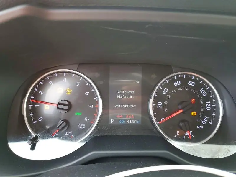 2021 TOYOTA RAV4 XLE  