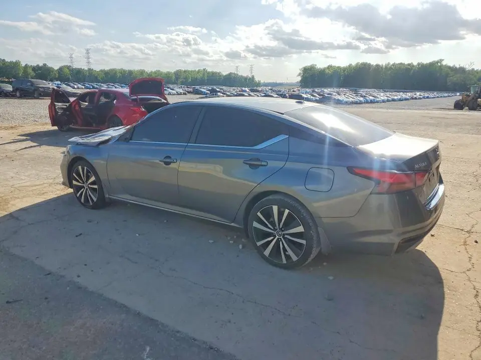 2022 NISSAN ALTIMA SR  