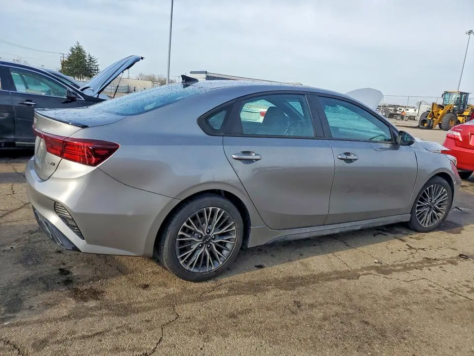 2024 KIA FORTE GT-LINE  