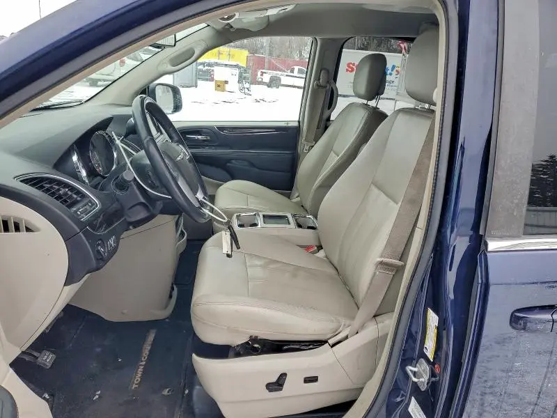 2013 CHRYSLER TOWN & COUNTRY TOURING  