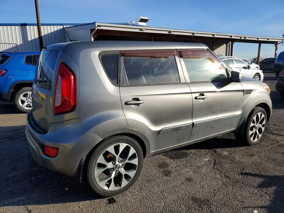 2013 KIA SOUL +  