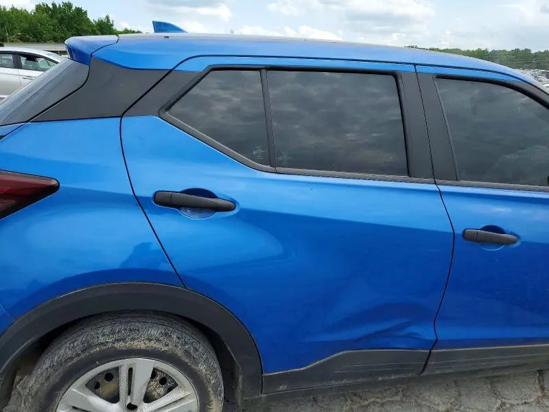 2022 NISSAN KICKS S  
