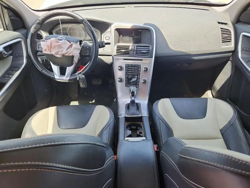 2017 VOLVO XC60 T5 DYNAMIC  