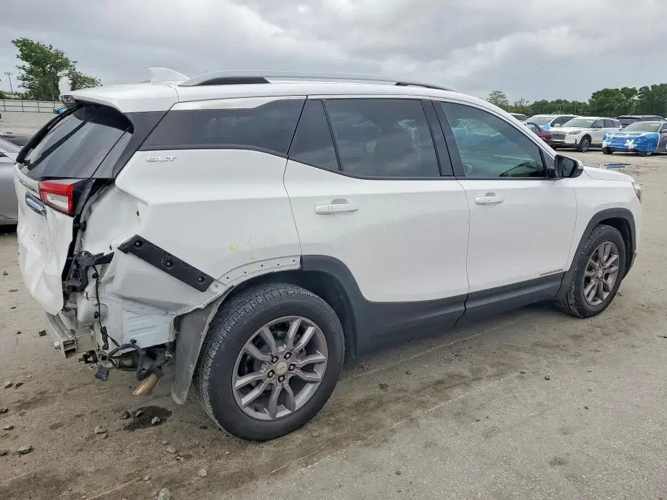 2023 GMC TERRAIN SLT  