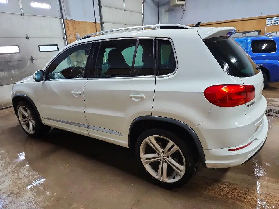 2016 VOLKSWAGEN TIGUAN S  
