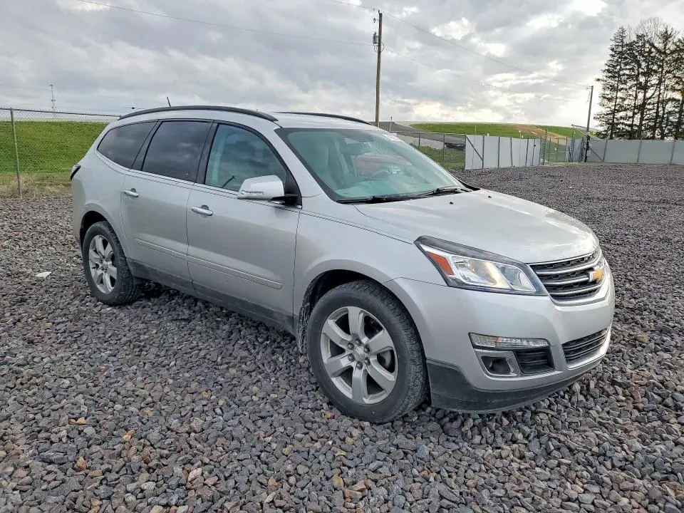 2017 CHEVROLET TRAVERSE LT  