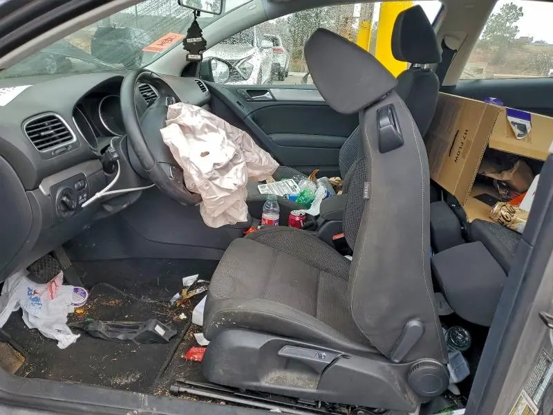 2011 VOLKSWAGEN GOLF   