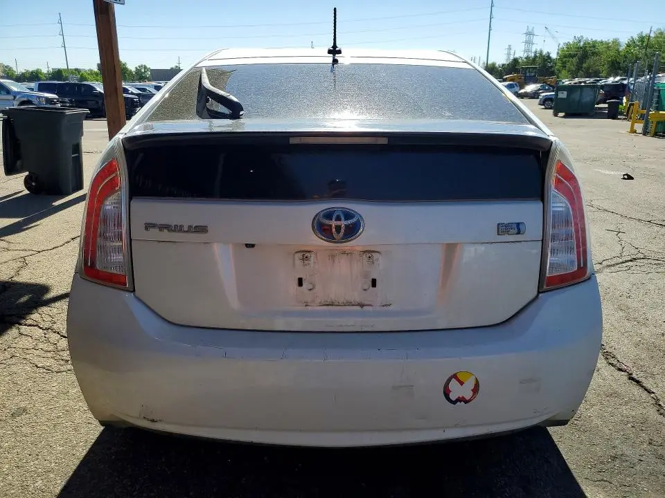 2014 TOYOTA PRIUS THREE  