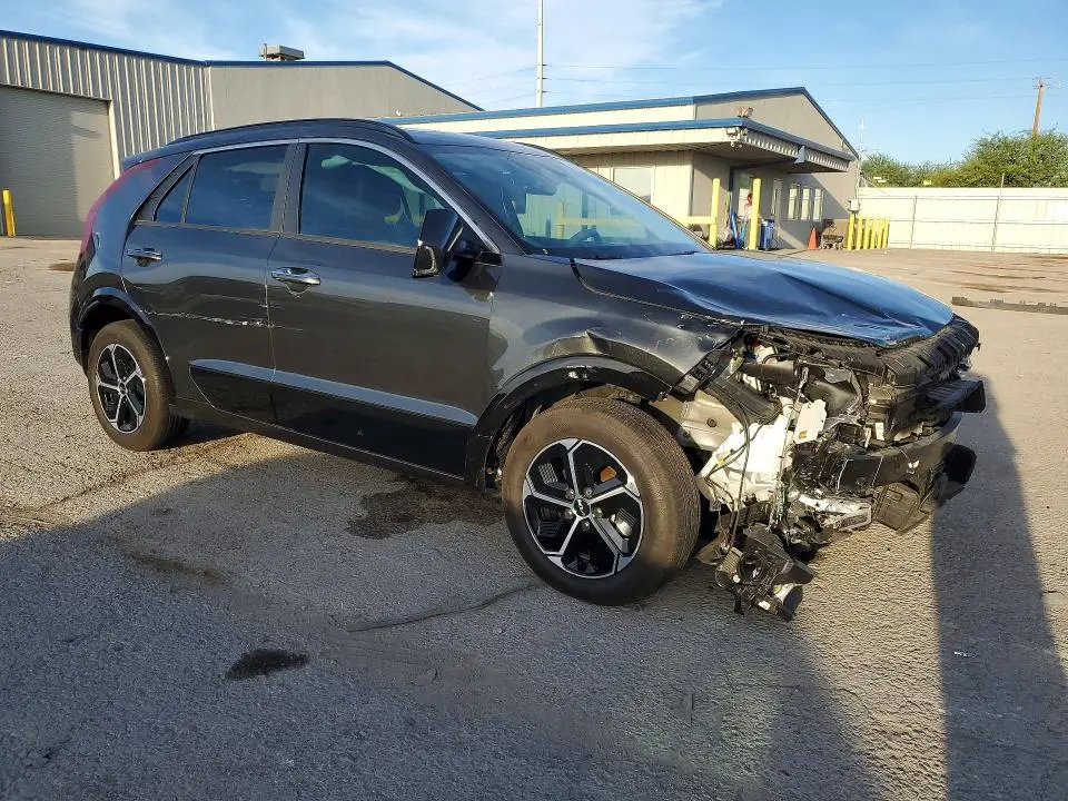 2025 KIA NIRO SX  